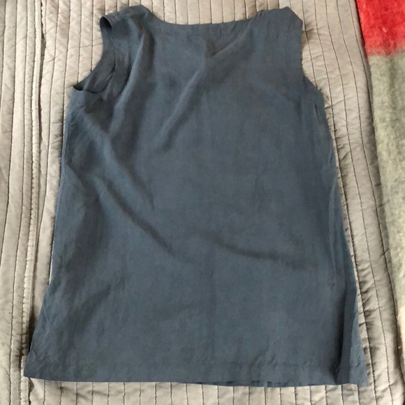 Banana Republic 100% Silk Top! - Picture 4 of 4